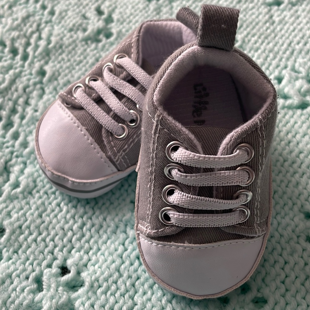 Little Me Baby Gray and white soft sneaker shoe size 1 NWOT